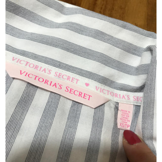 Victoria's Secret(ヴィクトリアズシークレット)の【remrem様専用】VICTORIA'S SECRET 長袖パジャマ レディースのルームウェア/パジャマ(パジャマ)の商品写真