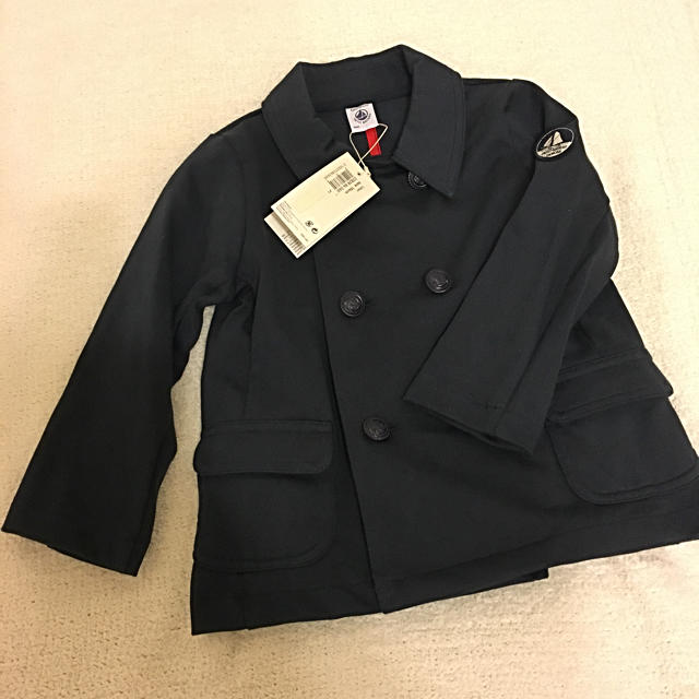 PETIT BATEAU(プチバトー)のPETIT BATEAU  キッズ 薄手Pコート☆ キッズ/ベビー/マタニティのベビー服(~85cm)(ジャケット/コート)の商品写真