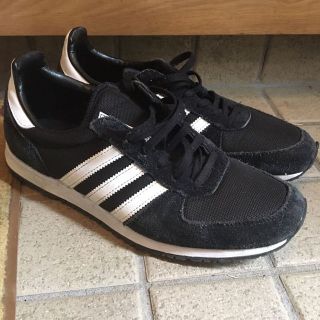 アディダス(adidas)のadidas スニーカー(スニーカー)