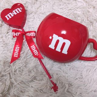 エムアンドエムアンドエムズ(m&m&m's)のエムアンドエムズ♥️マグカップ(グラス/カップ)