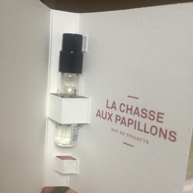 L'Artisan Parfumeur(ラルチザンパフューム)のラルチザン シャッセ オ パピオン 香水 1.5ml コスメ/美容の香水(香水(女性用))の商品写真