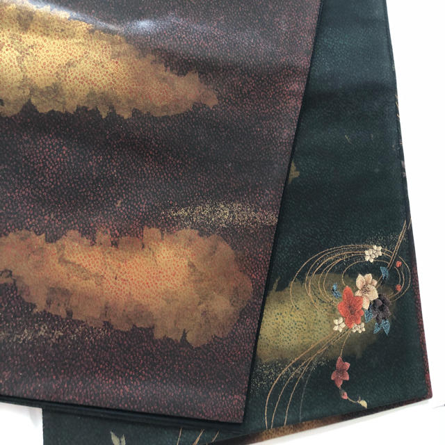 【逸品】 漆と箔  高級な袋帯 レディースの水着/浴衣(帯)の商品写真