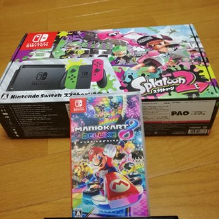 ニンテンドースイッチ(Nintendo Switch)のスプラトゥーン同梱版 と マリオカート8(家庭用ゲーム機本体)