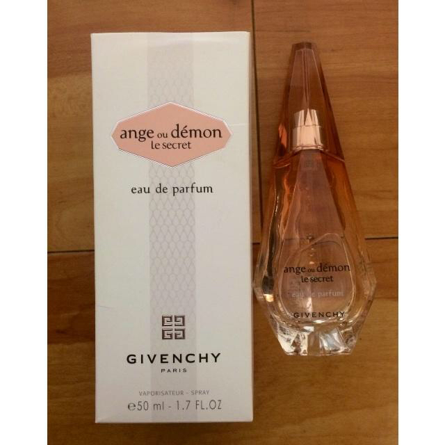 GIVENCHY(ジバンシィ)の未使用GIVENCHY ジバンシー アンジュデモンシークレット50ml コスメ/美容の香水(香水(女性用))の商品写真