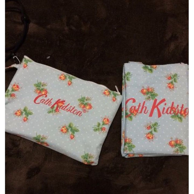 Cath Kidston(キャスキッドソン)のキャスキットソン  水色×花柄ポーチinトートバック大  未使用 レディースのバッグ(トートバッグ)の商品写真