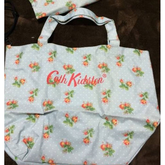 Cath Kidston(キャスキッドソン)のキャスキットソン  水色×花柄ポーチinトートバック大  未使用 レディースのバッグ(トートバッグ)の商品写真