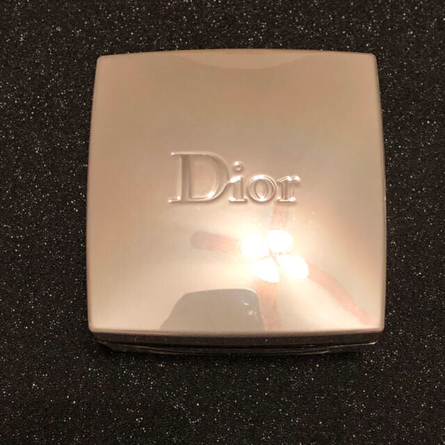 Christian Dior(クリスチャンディオール)のはなちゃん様専用 Dior カプチュールルースパウダー コスメ/美容のベースメイク/化粧品(フェイスパウダー)の商品写真