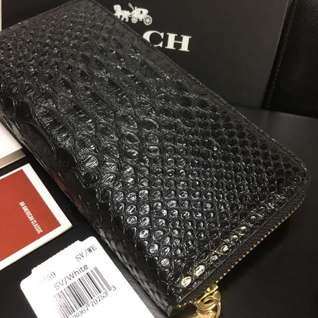 新品/未使用品　COACH エンボスドスネークレザー 長財布  ブラック