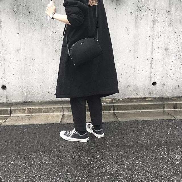 バッグA.P.C. ハーフムーンbag