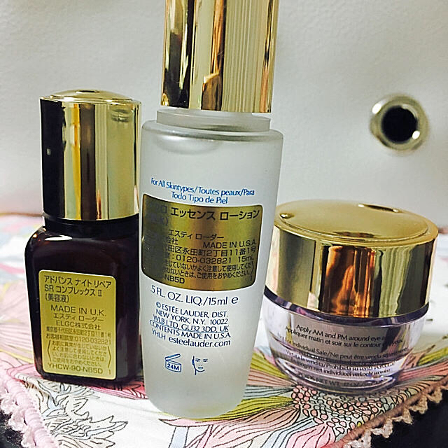 Estee Lauder(エスティローダー)の新品☆未使用✴︎お得✴︎エスティローダー✴︎ポーチ＋スキンケア3品セット   コスメ/美容のキット/セット(サンプル/トライアルキット)の商品写真