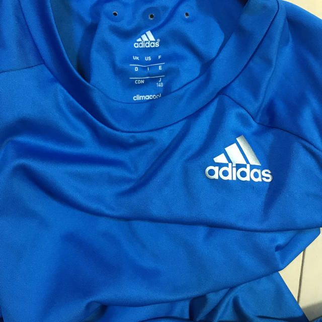 adidas(アディダス)のスポーツシャツ キッズ/ベビー/マタニティのキッズ服男の子用(90cm~)(Tシャツ/カットソー)の商品写真