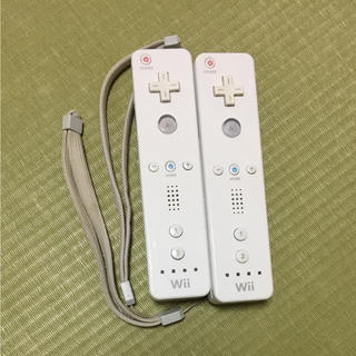 ウィー(Wii)のwiiリモコン 白 2本セット(家庭用ゲーム機本体)
