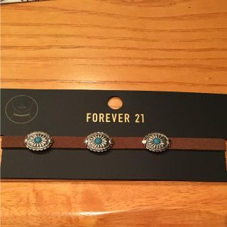 フォーエバートゥエンティーワン(FOREVER 21)の◼️forever21 コンチョ付スウェードチョーカー(ネックレス)