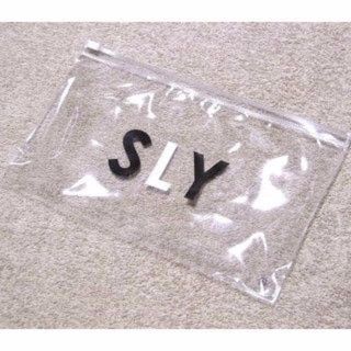 スライ(SLY)の★SLY★クリアケース★ 化粧（コスメ）ポーチ 、サングラス入れやペンケースに♪(ポーチ)