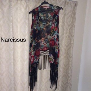 ナルシス(Narcissus)のNarcissusバラ柄フリンジジレ(ベスト/ジレ)