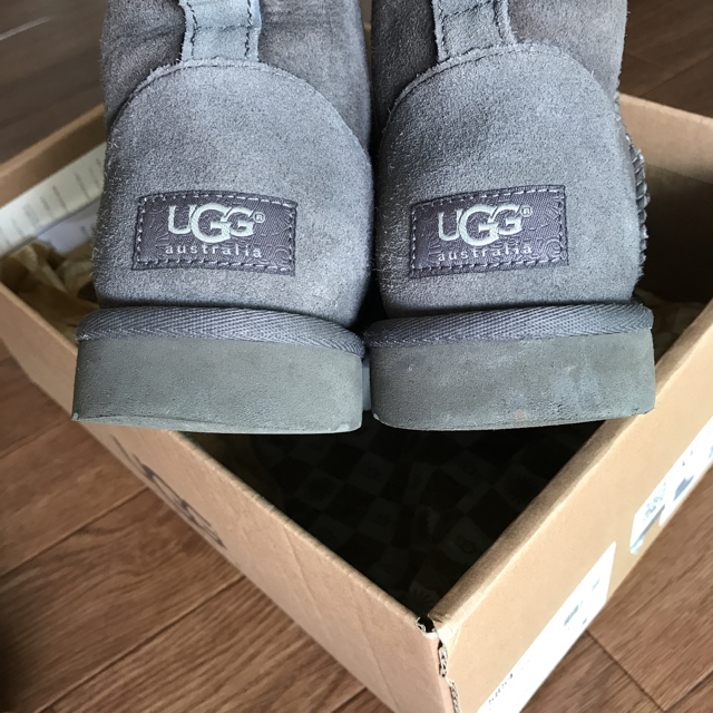 UGG(アグ)のUGG クラシックミニ グレー 24.0 レディースの靴/シューズ(ブーツ)の商品写真