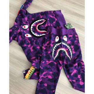 アベイシングエイプ(A BATHING APE)のAPE(パーカー)