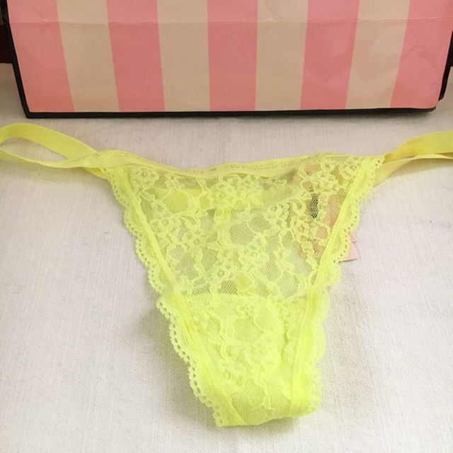 Victoria's Secret(ヴィクトリアズシークレット)の✨お値下げ✨VICTORIA'S SECRETのショーツ レディースのルームウェア/パジャマ(その他)の商品写真