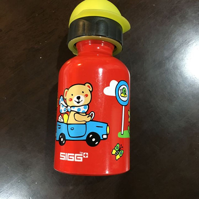 SIGG(シグ)のSIGG 水筒　お値下げ キッズ/ベビー/マタニティの授乳/お食事用品(水筒)の商品写真