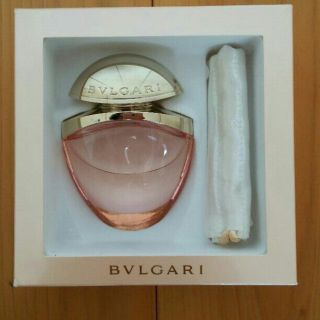 ブルガリ(BVLGARI)のブルガリ ローズエッセンシャルオードパルファム ジュエルチャーム 25ml(香水(女性用))