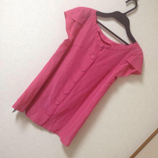 ジャスグリッティー(JUSGLITTY)のピンク 半袖ブラウス(Tシャツ(半袖/袖なし))