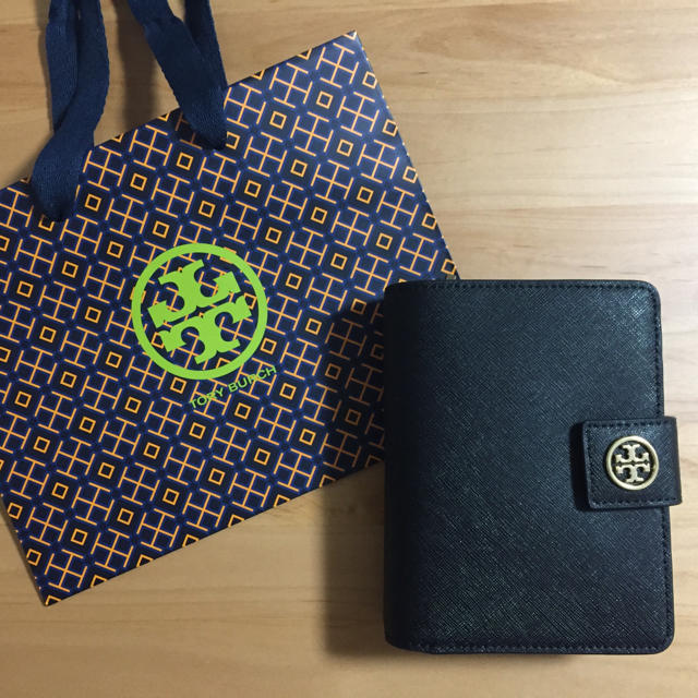 Tory Burch(トリーバーチ)のトリーバーチ 新品未使用 二つ折り財布 レディースのファッション小物(財布)の商品写真