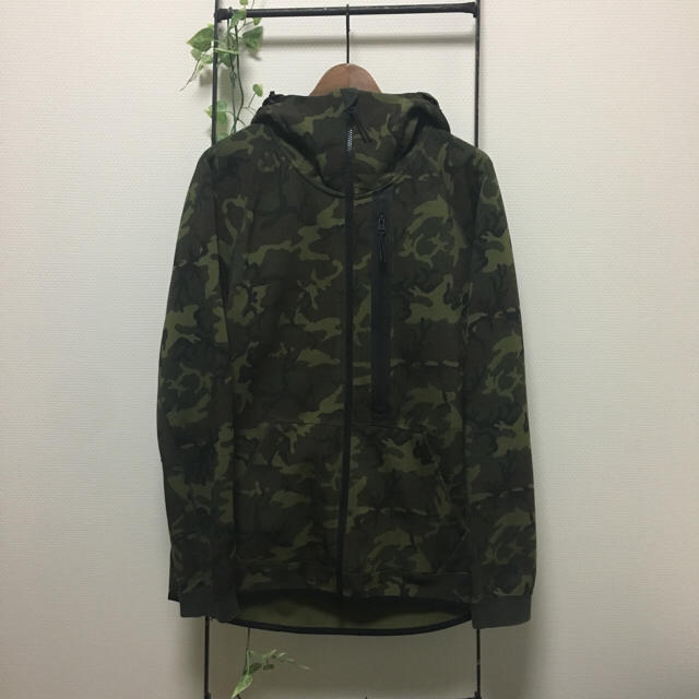 【美品】Nike Tech Camo Fleece Hoodie