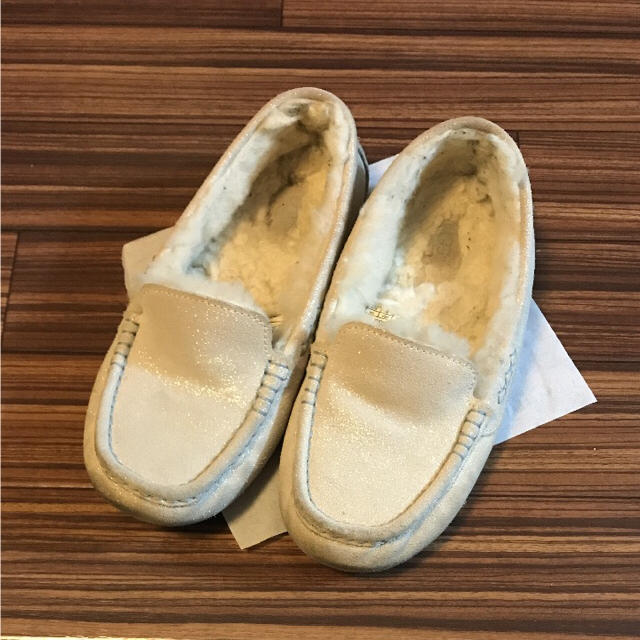 UGG(アグ)のUGG キラキラ モカシン レディースの靴/シューズ(スリッポン/モカシン)の商品写真