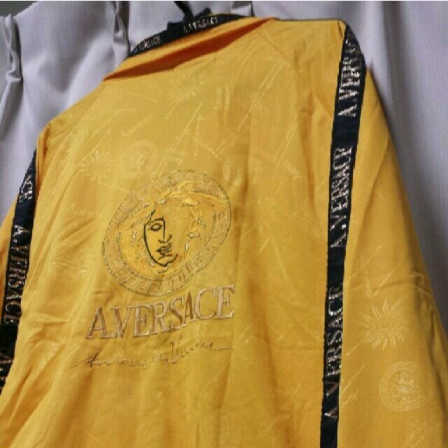 VERSACE(ヴェルサーチ)のゆうき様専用！　　A.VERSACE 90s ビンテージ ジャケット イエロー メンズのトップス(ジャージ)の商品写真