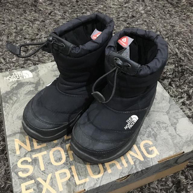 THE NORTH FACE(ザノースフェイス)のノースフェイス ヌプシ ブーティ サイズ18センチ ブラック キッズ/ベビー/マタニティのキッズ靴/シューズ(15cm~)(ブーツ)の商品写真