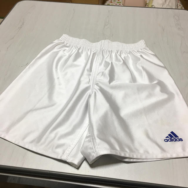 adidas(アディダス)のキッズ ハーフパンツ キッズ/ベビー/マタニティのキッズ服男の子用(90cm~)(パンツ/スパッツ)の商品写真