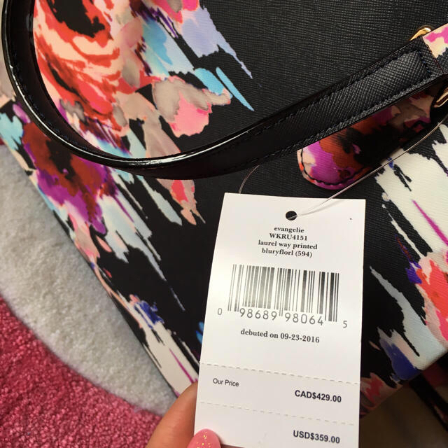 kate spade new york(ケイトスペードニューヨーク)のケイトスペード♡新品♡フラワープリント2wayBAG♡ レディースのバッグ(ハンドバッグ)の商品写真