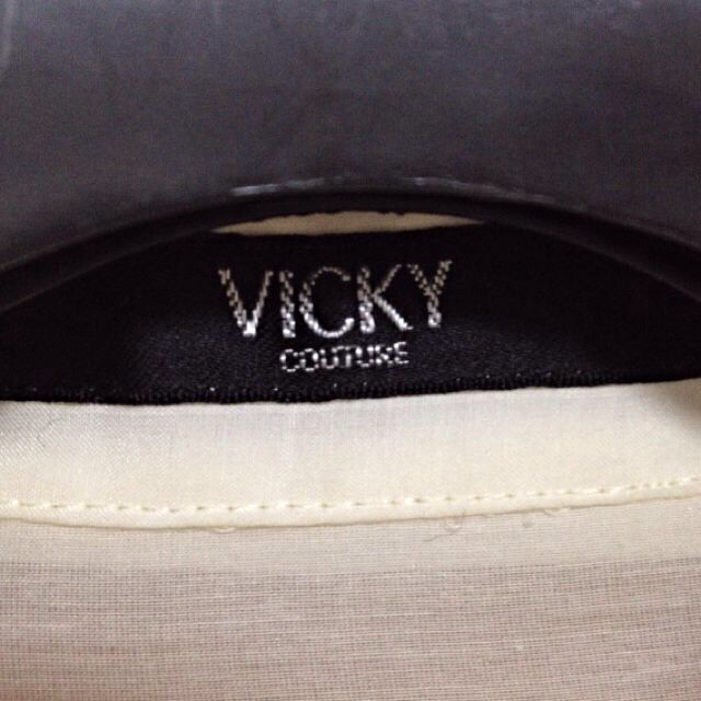 VICKY(ビッキー)のVICKY(ビッキー) シルク混白シャツ レディースのトップス(シャツ/ブラウス(長袖/七分))の商品写真