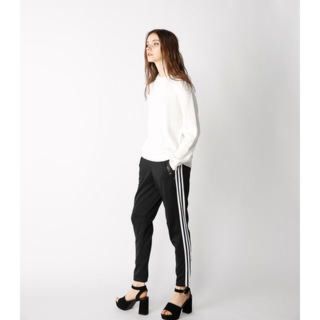 マウジー(moussy)のmoussy アディダスコラボパンツ(カジュアルパンツ)