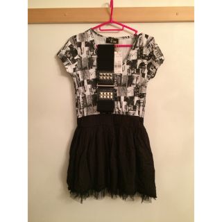 セシルマクビー(CECIL McBEE)のセシルマクビー 新品 ドッキング ワンピ モノトーン 転写プリント(ミニワンピース)