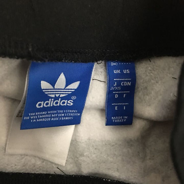 Adidas アディダスオリジナルス カタカナ ロゴ モノトーン スカートの通販 By Agent K S Shop アディダスならラクマ