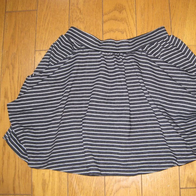 UNIQLO(ユニクロ)の☆ミニスカート・ユニクロ Sサイズ（110～125ｃｍ） キッズ/ベビー/マタニティのキッズ服女の子用(90cm~)(スカート)の商品写真