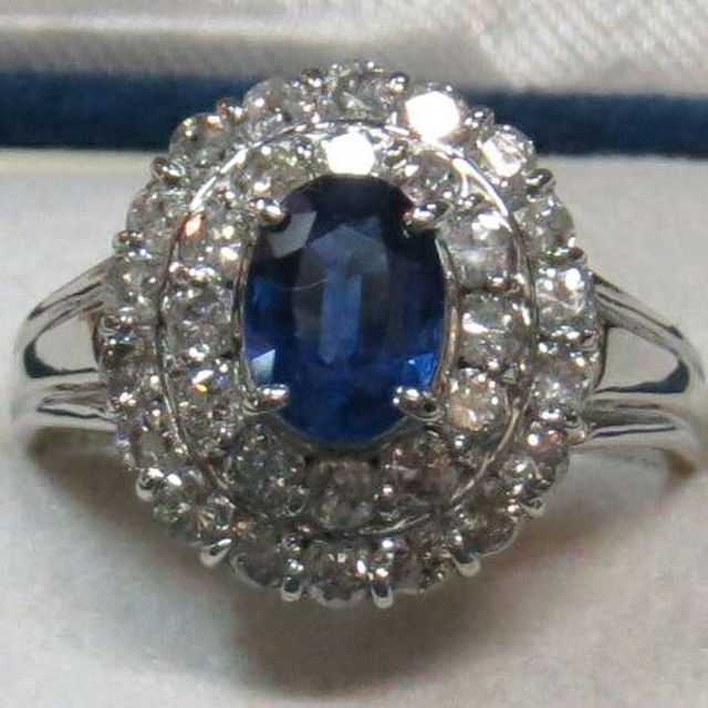 ブルーサファイア1ctの美しい指輪☆キラキラ輝き！