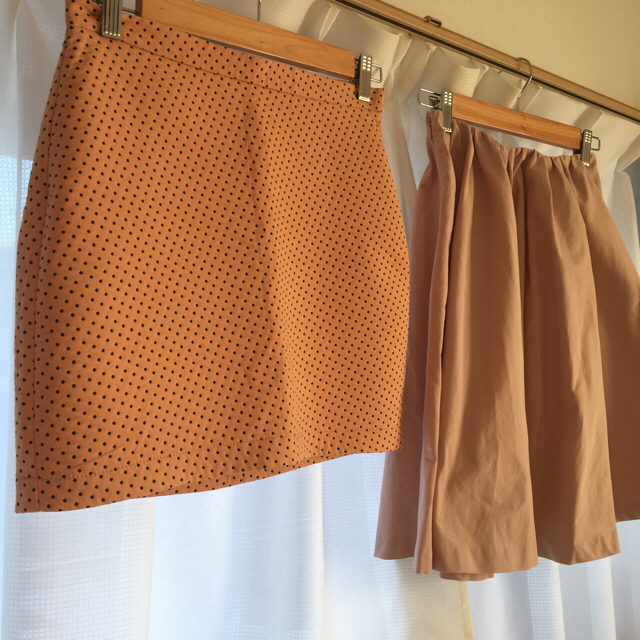 ZARA(ザラ)のZARA ドット ミニスカート オレンジ レディースのスカート(ミニスカート)の商品写真
