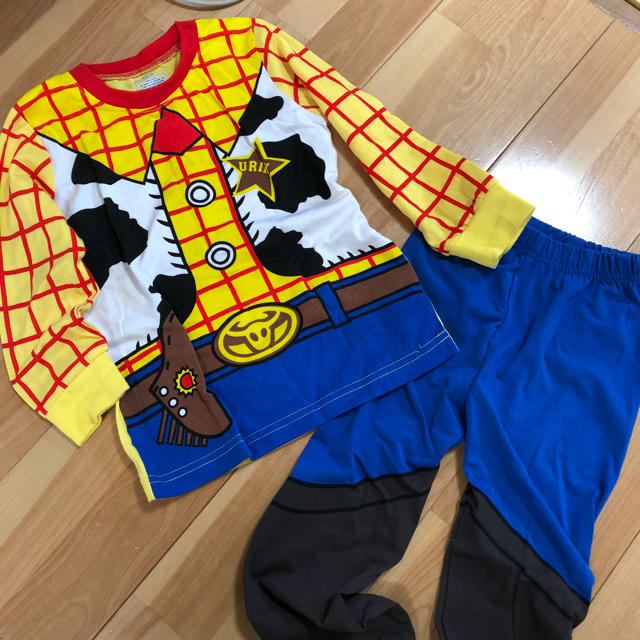 ウッディなりきりパジャマ★100cm キッズ/ベビー/マタニティのキッズ服男の子用(90cm~)(パジャマ)の商品写真