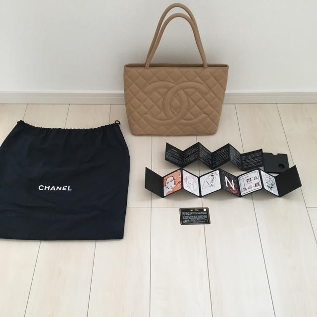 CHANEL(シャネル)のシャネル  CHANEL  復刻版 トート  キャビアスキン レディースのバッグ(トートバッグ)の商品写真