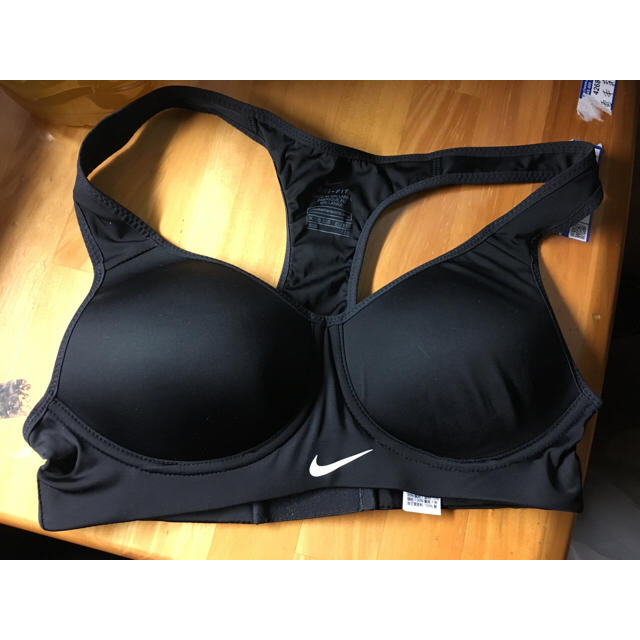 NIKE(ナイキ)のスポーツブラ レディースの下着/アンダーウェア(ブラ)の商品写真