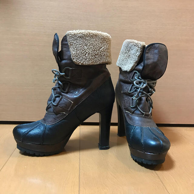 JEFFREY CAMPBELL(ジェフリーキャンベル)のローズバッド取り扱い ジェフリーキャンベル ショートブーツ レディースの靴/シューズ(ブーツ)の商品写真