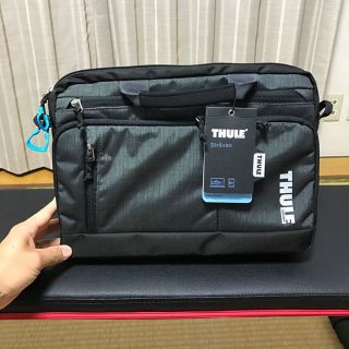 スーリー(THULE)のthule stravan 13インチ バッグ スーリー 新品(ビジネスバッグ)