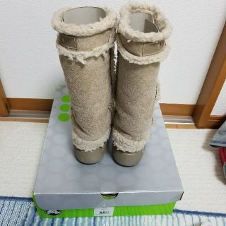 クロックス(crocs)の着払いのため、お値下げ中！クロックスブーツ　ナディア　カーキ(ブーツ)