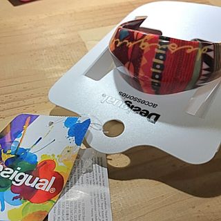 デシグアル(DESIGUAL)の新品・未使用！Desigual デシグアル バングル レッド系(ブレスレット/バングル)