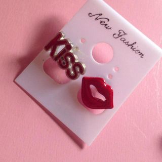 クレアーズ(claire's)のkiss リップミニピアス(ピアス)