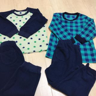 ユニクロ(UNIQLO)のUNIQLO フリースパジャマ 星＆チェック 100(パジャマ)