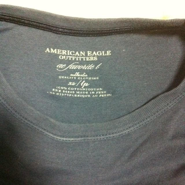 American Eagle(アメリカンイーグル)のアメリカンイーグル 紺色カットソー レディースのトップス(カットソー(半袖/袖なし))の商品写真