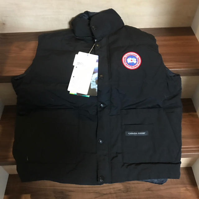 CANADA GOOSE(カナダグース)の専用 メンズのジャケット/アウター(ダウンベスト)の商品写真